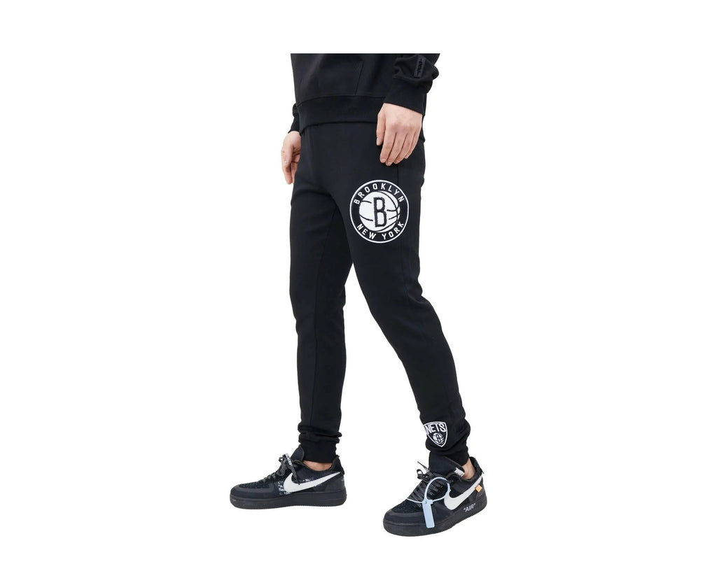 Pro Standard NBA Brooklyn Nets Logo Blended Men Jogger Pants Black