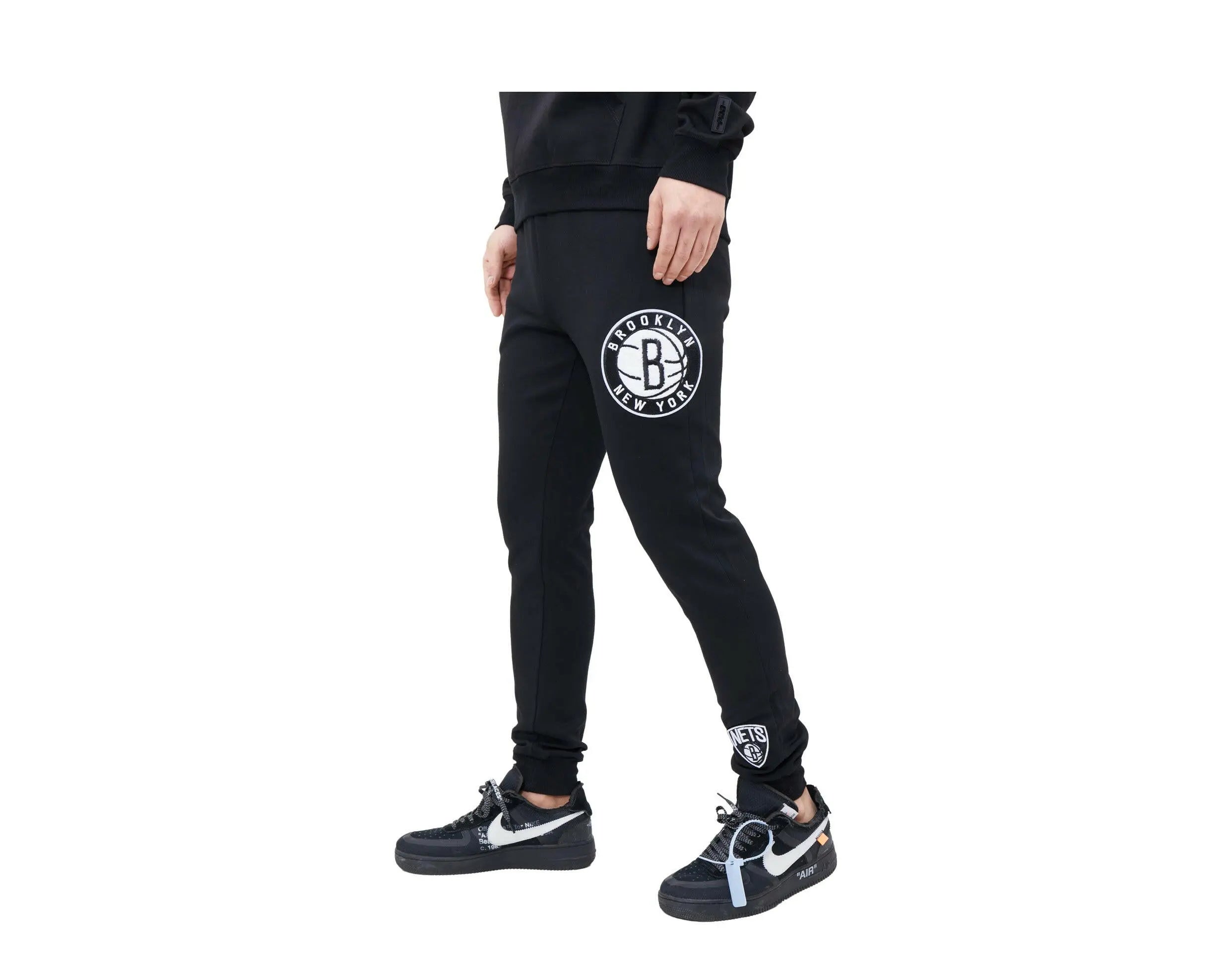 Pro Standard NBA Brooklyn Nets Logo Blended Men Jogger Pants Black