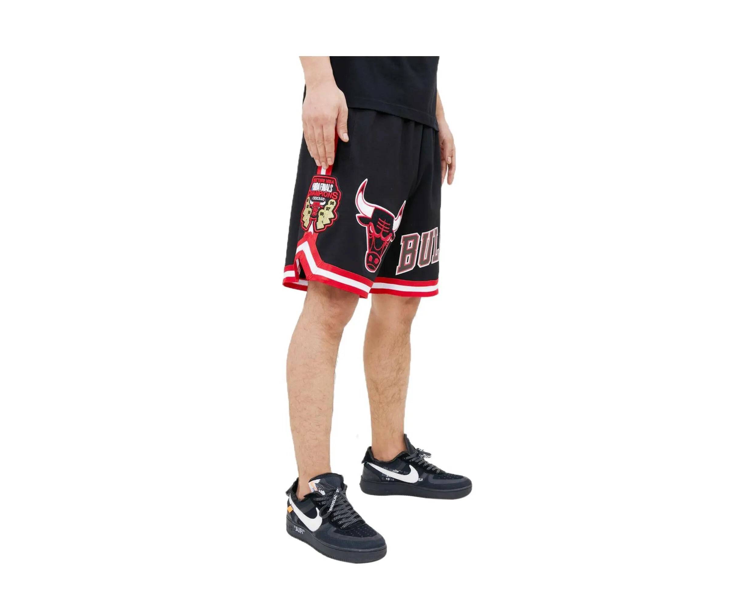 Pro Standard Chicago Bulls Classic Chenille Men Shorts Black